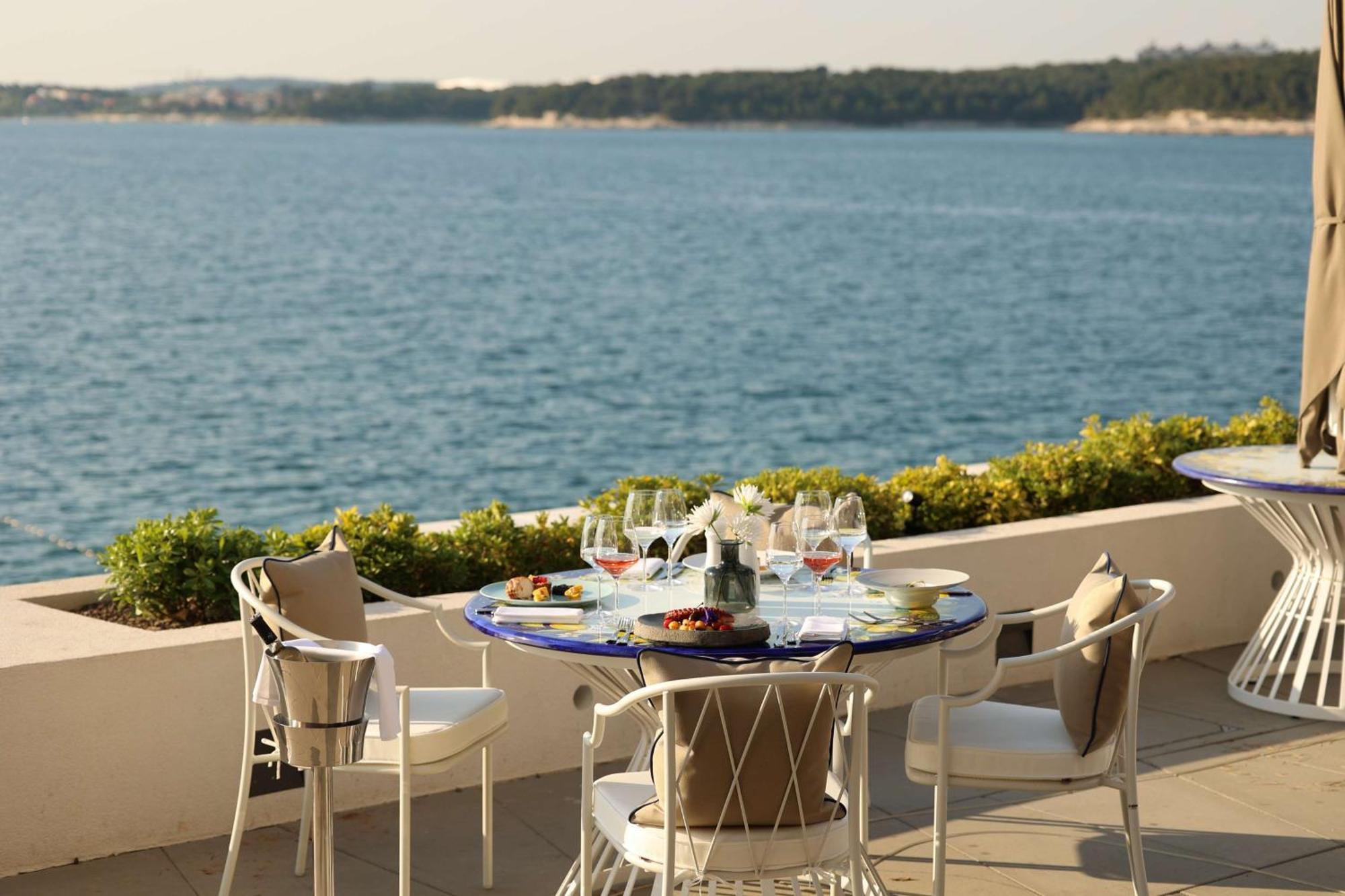 Grand Hotel Brioni Pula, A Radisson Collection Hotel ภายนอก รูปภาพ View from the hotel