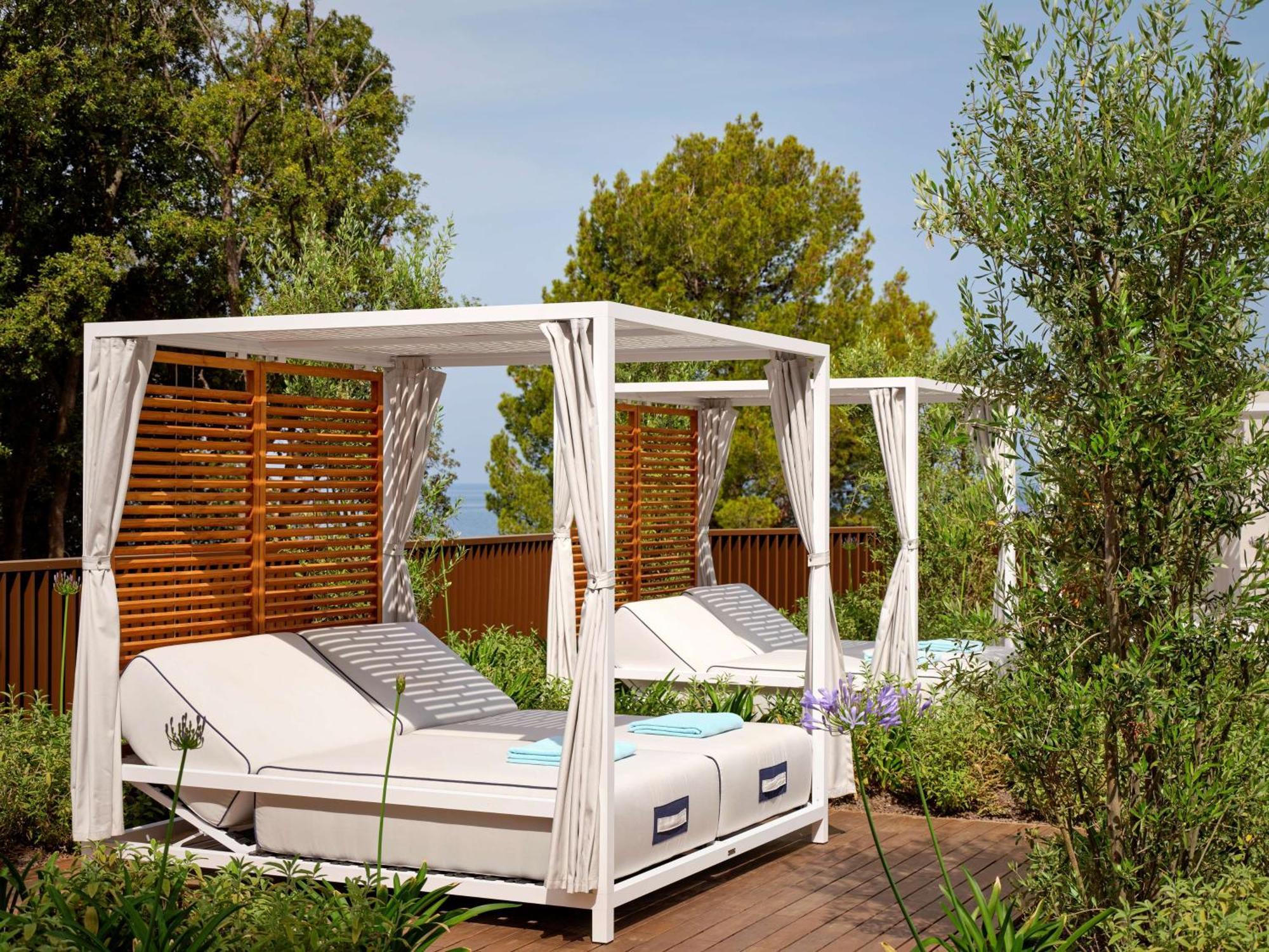 Grand Hotel Brioni Pula, A Radisson Collection Hotel ภายนอก รูปภาพ Cabana