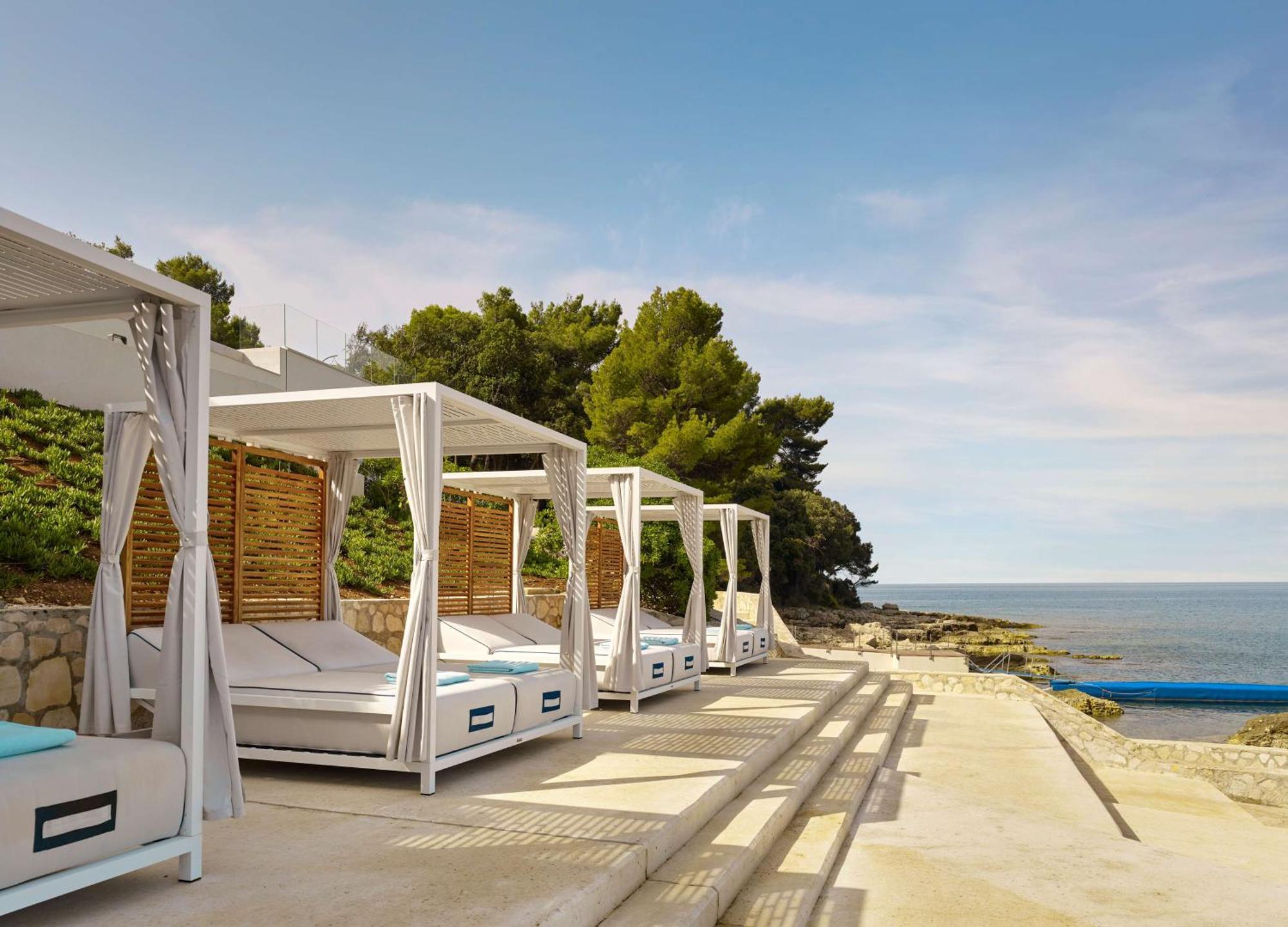Grand Hotel Brioni Pula, A Radisson Collection Hotel ภายนอก รูปภาพ Beach at the Hotel